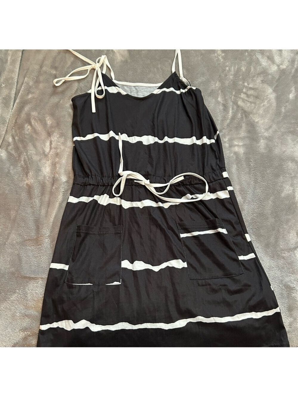 NWOT SHEIN Black and White Striped Dress with Pockets - Picture 2 of 3
